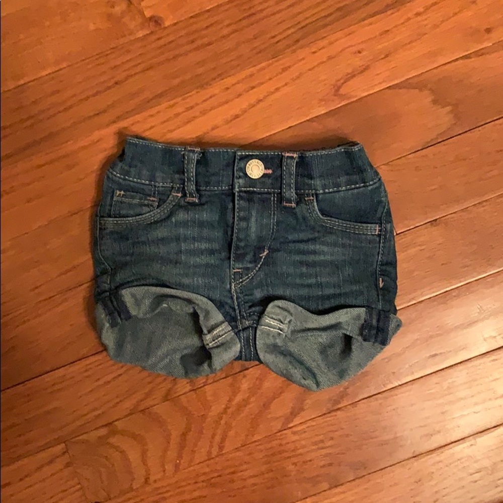 Girls Levi’s shorts
